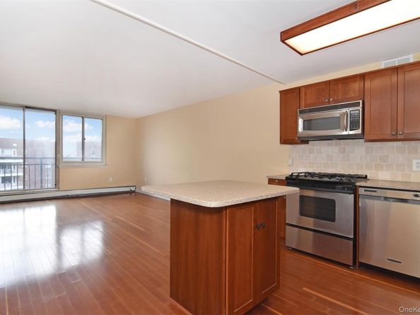 703 Pelham Road 407, New Rochelle NY 10805