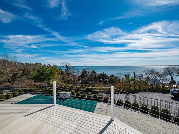 321 E Montauk Highway, Hampton Bays NY 11946