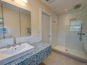 321 E Montauk Highway, Hampton Bays NY 11946