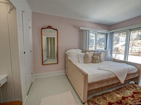 321 E Montauk Highway, Hampton Bays NY 11946