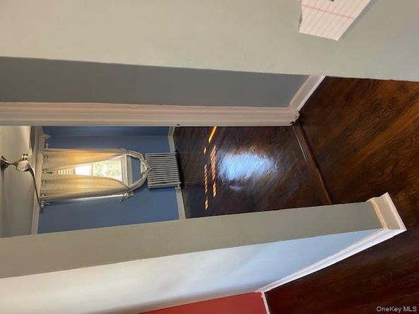 73-26 260th Street B, Glen Oaks NY 11004