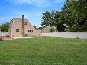 215 W Marie Street, Hicksville NY 11801