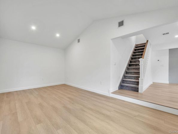 215 W Marie Street, Hicksville NY 11801