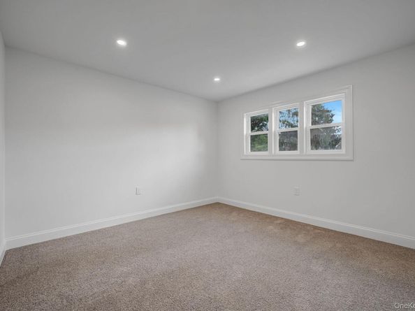 215 W Marie Street, Hicksville NY 11801