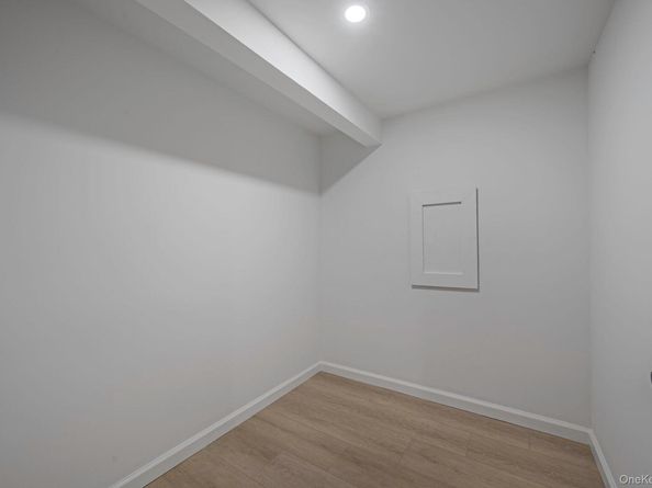 215 W Marie Street, Hicksville NY 11801