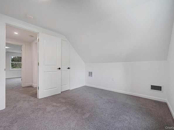 215 W Marie Street, Hicksville NY 11801