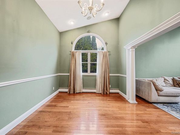 310 Terry Road, Smithtown NY 11787