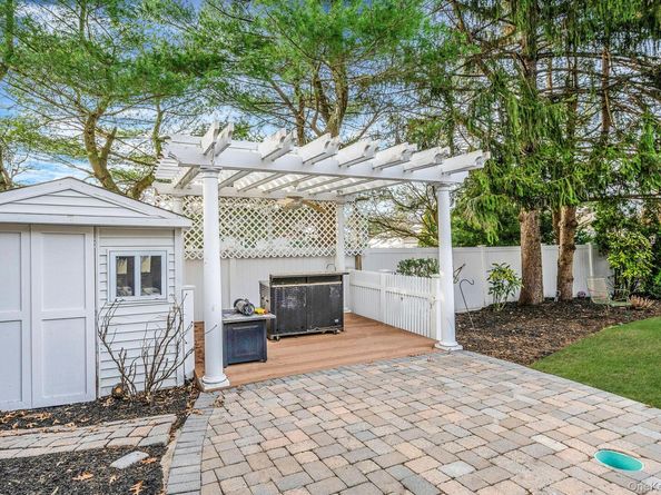 310 Terry Road, Smithtown NY 11787