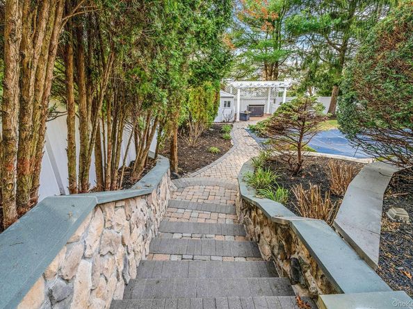 310 Terry Road, Smithtown NY 11787