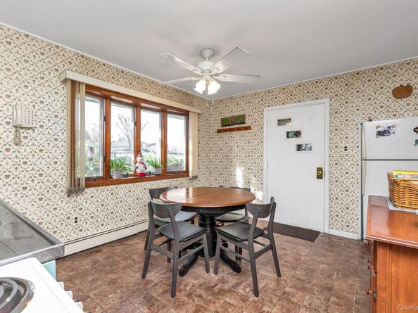 25 March Lane, Westbury NY 11590