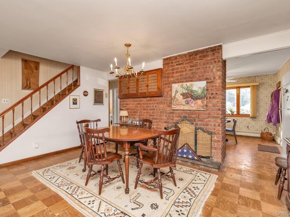 25 March Lane, Westbury NY 11590