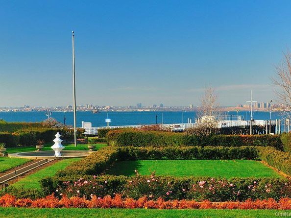 6-8 Wooleys Lane B34, Great Neck NY 11023