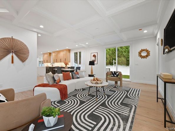 267 Sprucewood Drive, Levittown NY 11756