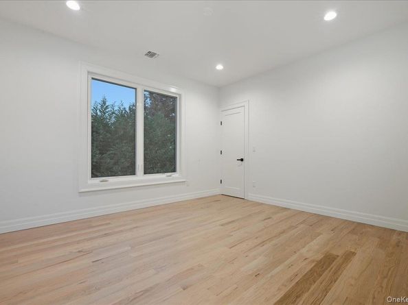 267 Sprucewood Drive, Levittown NY 11756