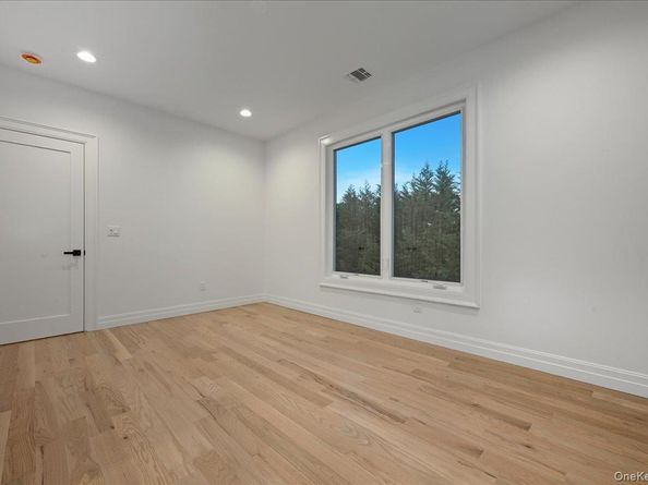 267 Sprucewood Drive, Levittown NY 11756