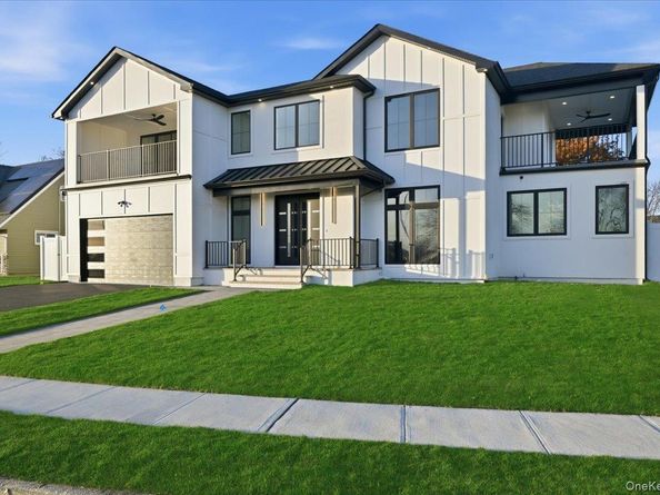 267 Sprucewood Drive, Levittown NY 11756