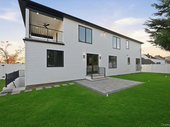 267 Sprucewood Drive, Levittown NY 11756