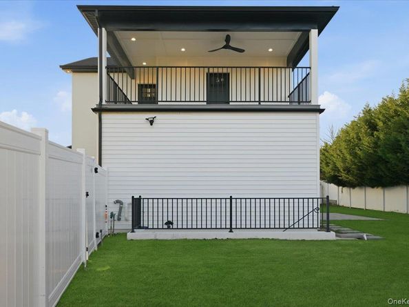 267 Sprucewood Drive, Levittown NY 11756