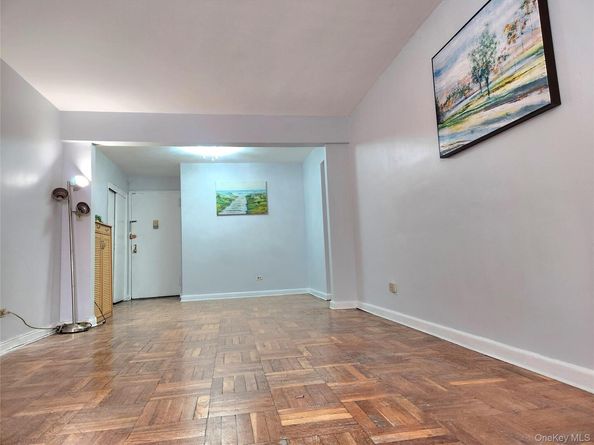 33-27 91 1J, Jackson Heights NY 11372