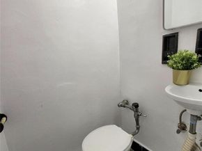 33-27 91 1J, Jackson Heights NY 11372