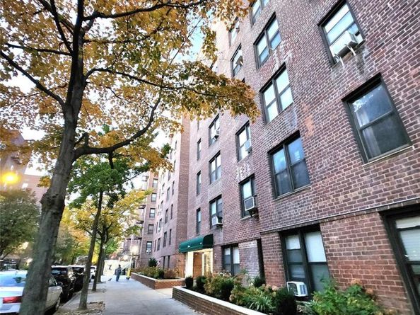 33-27 91 1J, Jackson Heights NY 11372