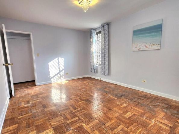 33-27 91 1J, Jackson Heights NY 11372