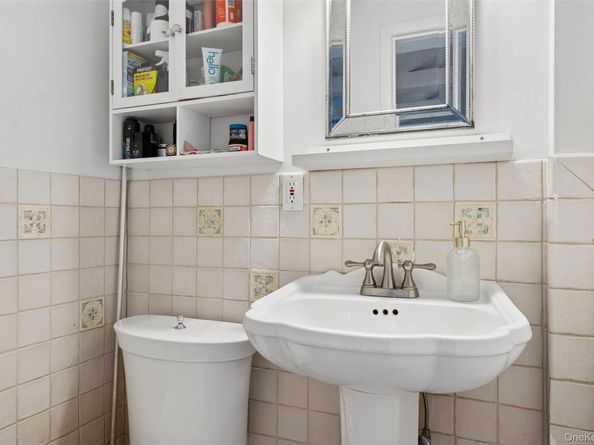 6 Shore Road, Southampton NY 11968