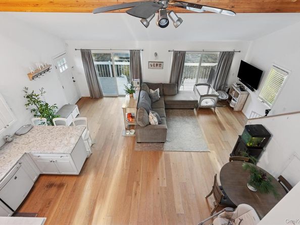 6 Shore Road, Southampton NY 11968