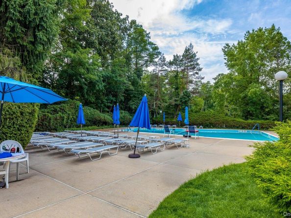 105 Glen Way, Syosset NY 11791