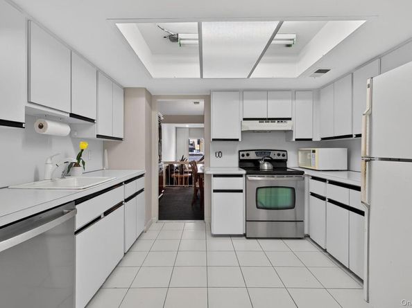 105 Glen Way, Syosset NY 11791