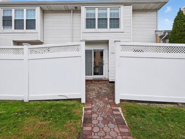 105 Glen Way, Syosset NY 11791