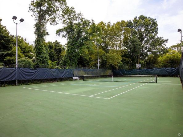 105 Glen Way, Syosset NY 11791