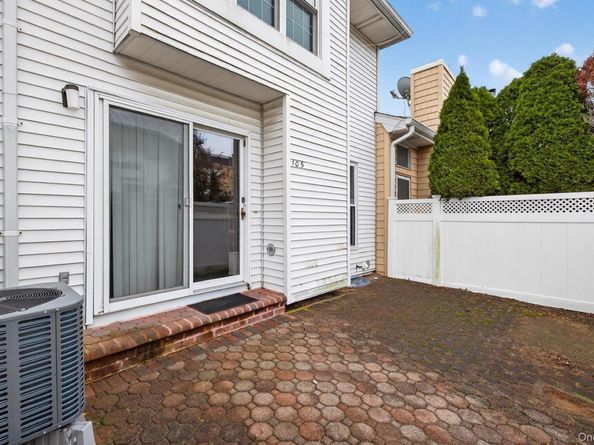 105 Glen Way, Syosset NY 11791