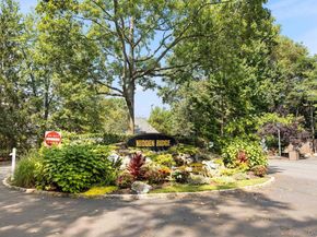 105 Glen Way, Syosset NY 11791