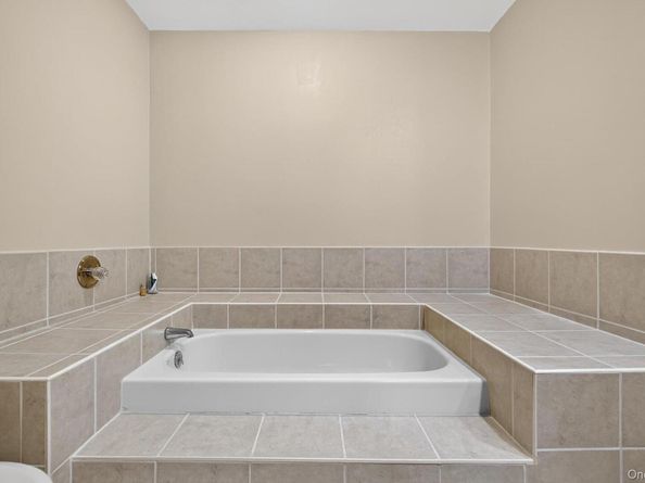 105 Glen Way, Syosset NY 11791