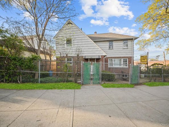 17211 Horace Harding Expressway, Fresh Meadows NY 11365