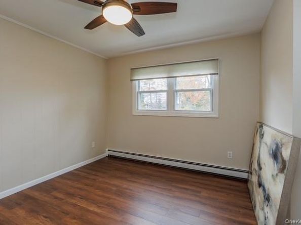 6 Beverly Rd., Oakdale NY 11769