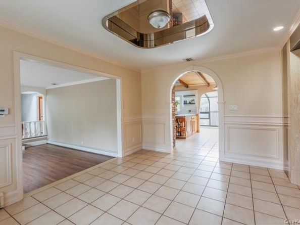 6 Beverly Rd., Oakdale NY 11769