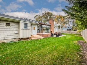 6 Beverly Rd., Oakdale NY 11769