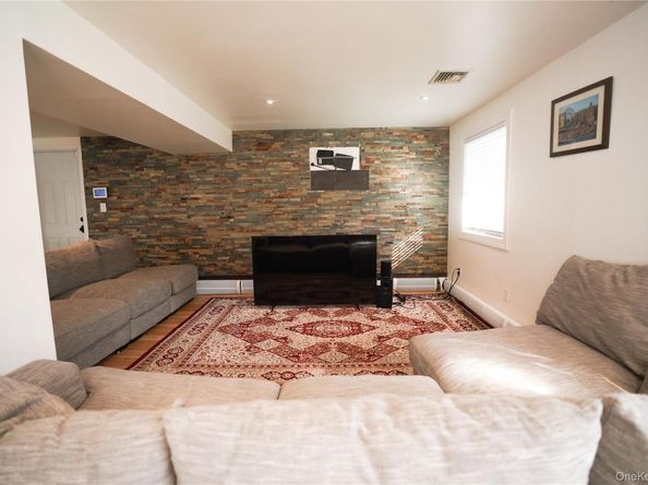 90 Rockland Drive, Jericho NY 11753