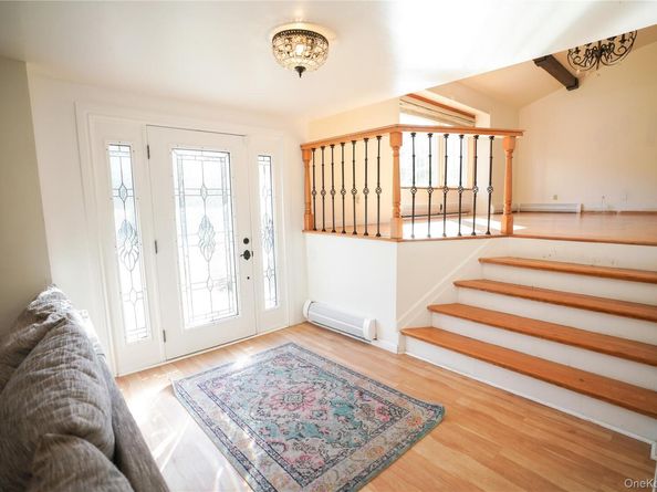 90 Rockland Drive, Jericho NY 11753