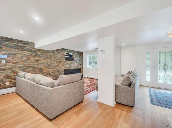 90 Rockland Drive, Jericho NY 11753