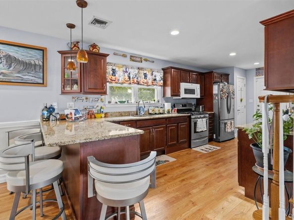 2 Smith Street, Deer Park NY 11729