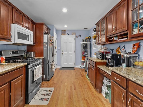 2 Smith Street, Deer Park NY 11729