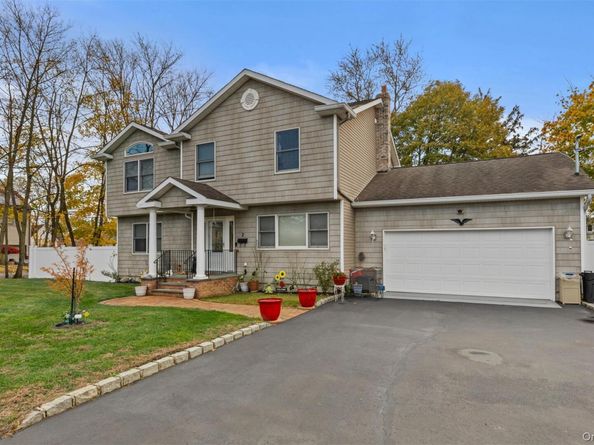 2 Smith Street, Deer Park NY 11729