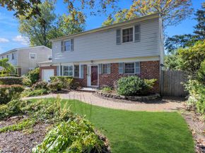 23 Skyview Place, Melville NY 11747