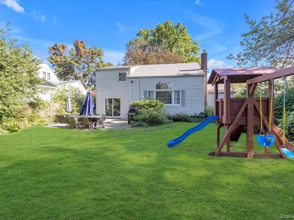 23 Skyview Place, Melville NY 11747