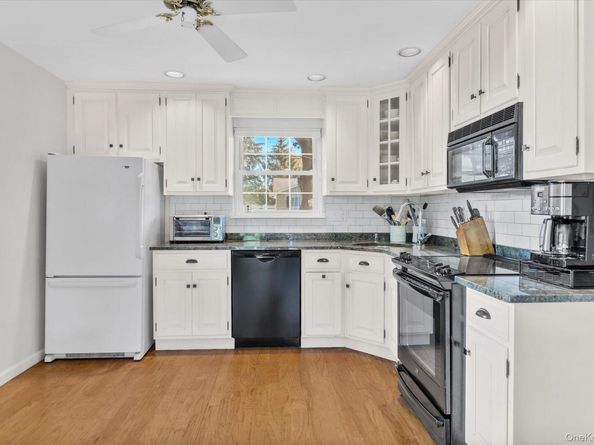 23 Skyview Place, Melville NY 11747