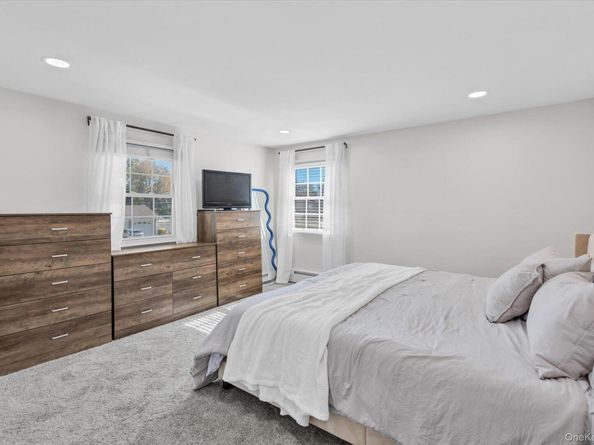 23 Skyview Place, Melville NY 11747