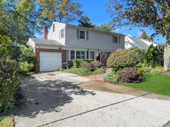 23 Skyview Place, Melville NY 11747